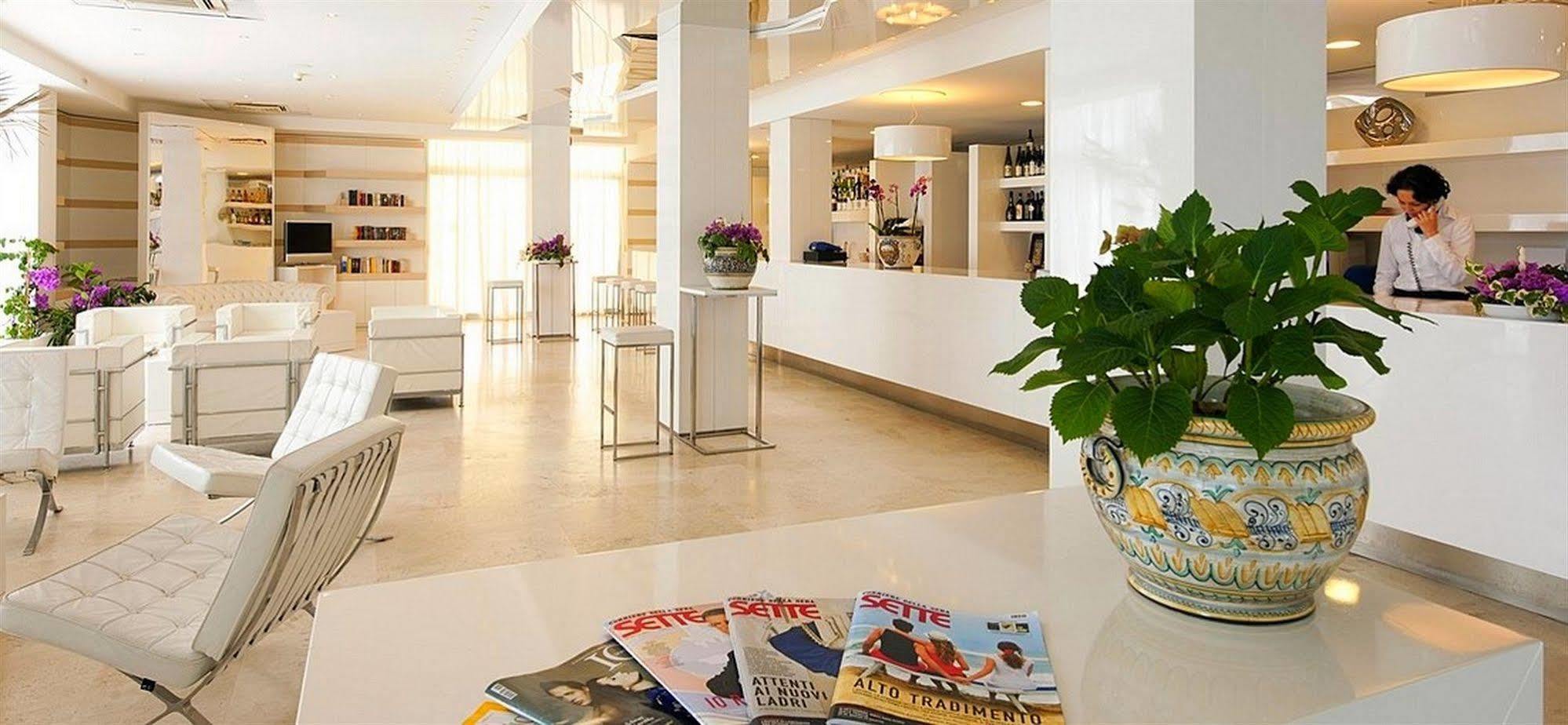 Hotel Excelsior فاستو المظهر الخارجي الصورة