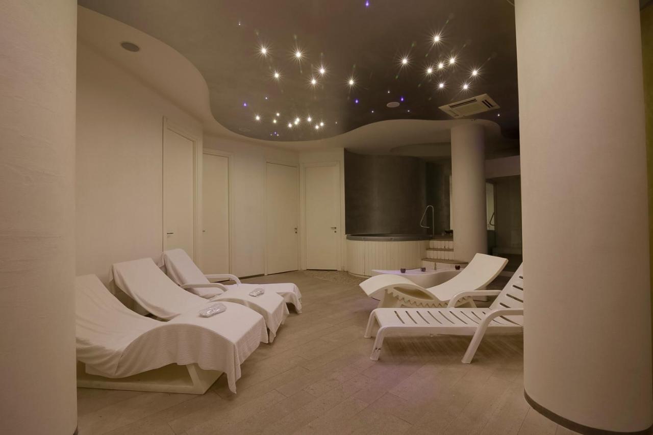 Hotel Excelsior فاستو المظهر الخارجي الصورة